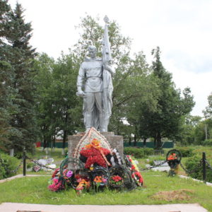 Братское кладбище красноармейцев и советских воинов, погибших в гражданскую и Великую Отечественную войны